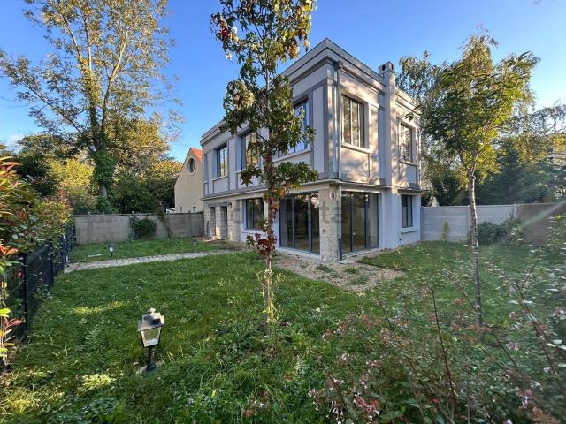 Maison vente à Villeneuve, Garches
