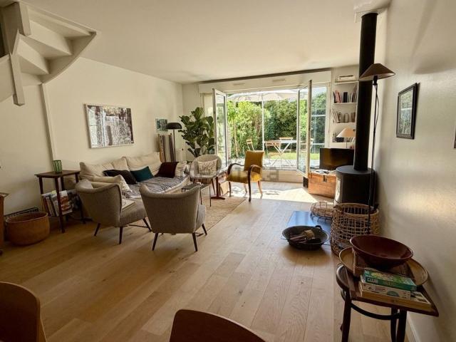 Maison vente à Villeneuve, Garches