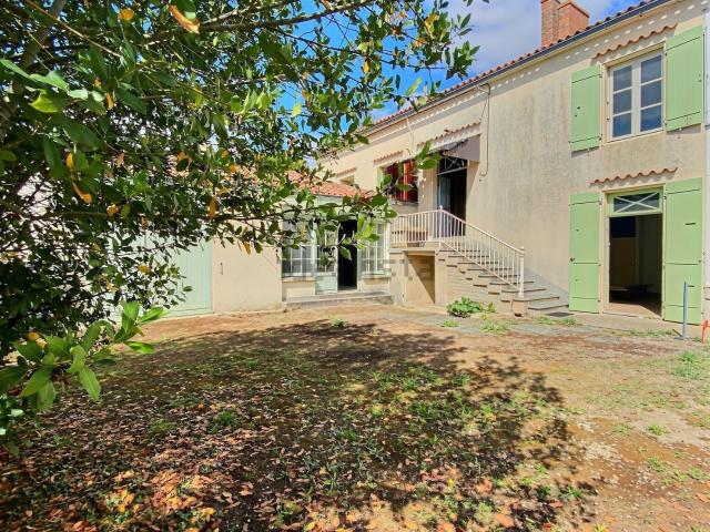 Maison vente à La Bourdonnerie, Genouillé