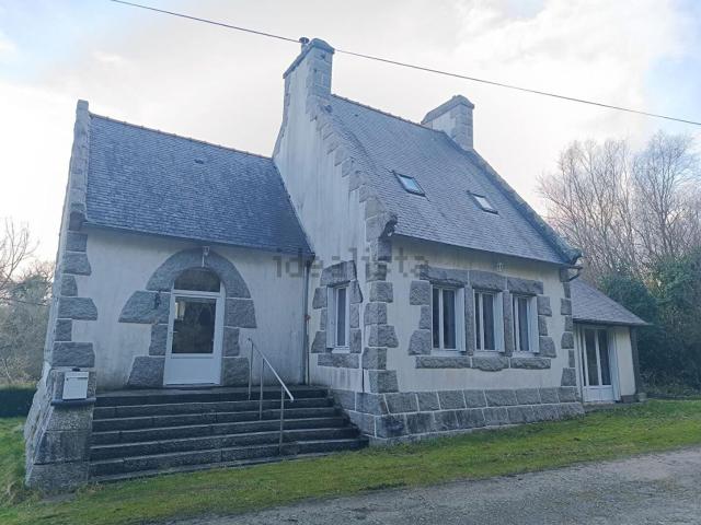 Maison vente à Kerbizien, Huelgoat