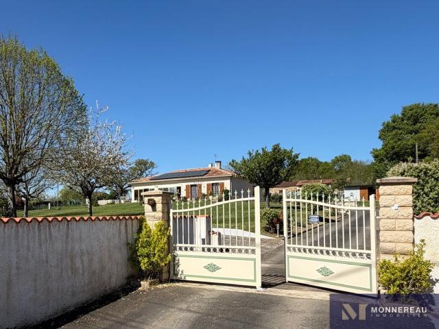 Maison vente à Confolens, Les Pins