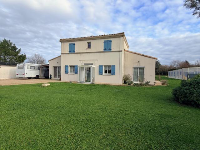Maison vente à Saintes, Corme-ecluse