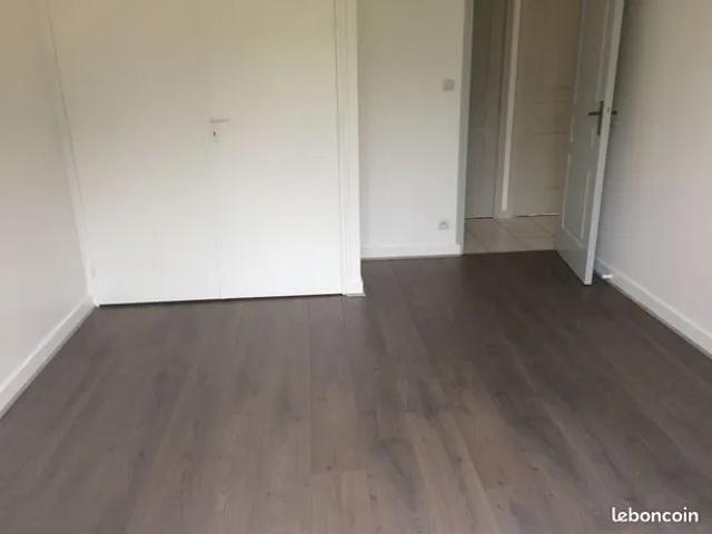 Maison location à Les Champs Brunet, Allonnes
