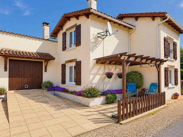 Maison vente à Confolens, Le Bouchage