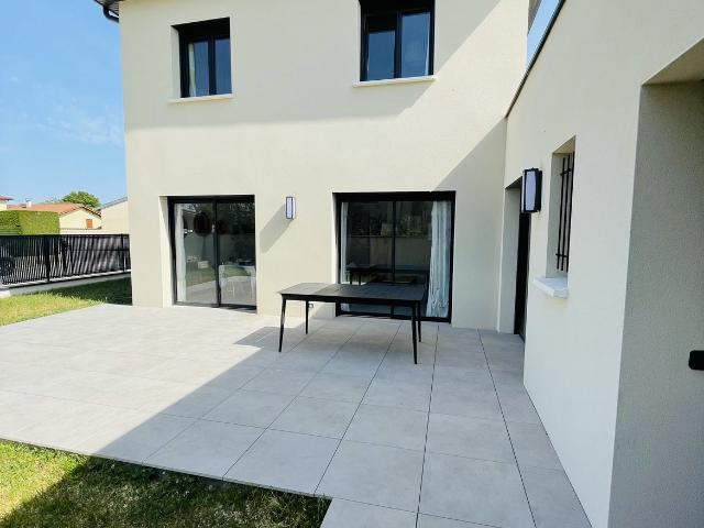 Maison location à Le Bourg, Genas