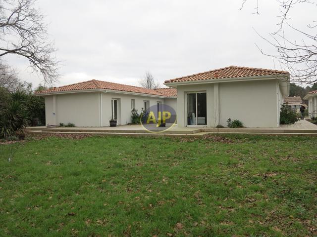 Maison vente à Grayan-et-l'hôpital