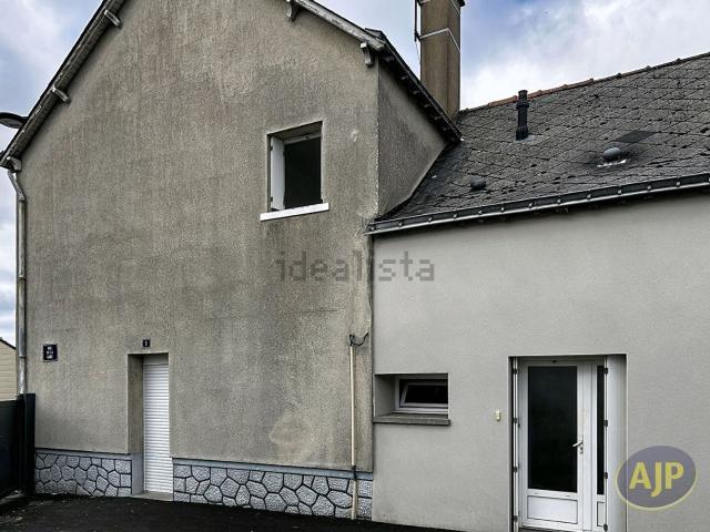 Maison location à Le Bois Glain, Issé