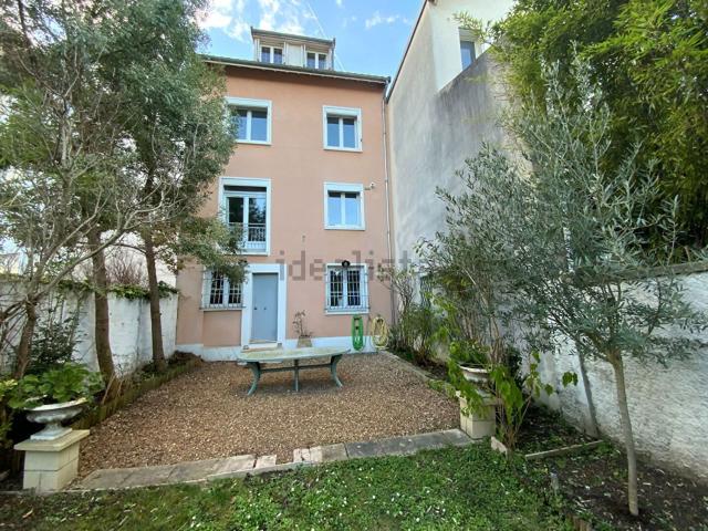 Maison vente à Quartier Les Hauts d'Issy / Les Epinettes / Le Fort, Issy-les-Moulineaux