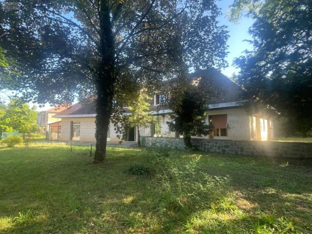 Maison vente à Javerlhac-et-la-Chapelle-Saint-Robert, Dordogne