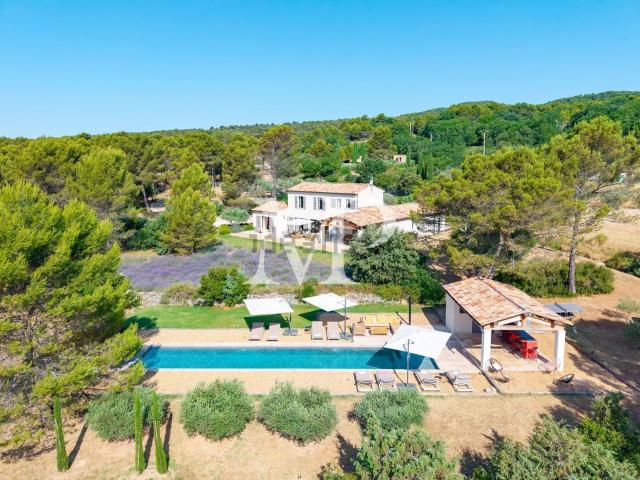 Maison location à La Pinède, Joucas