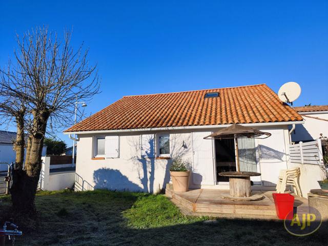 Maison vente à Fontenay-le-Comte, Grues