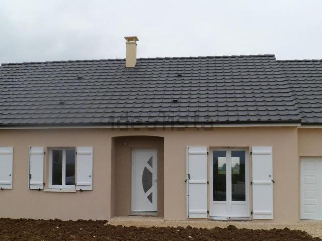 Maison vente à La Chapelle-Saint-Ursin, Cher