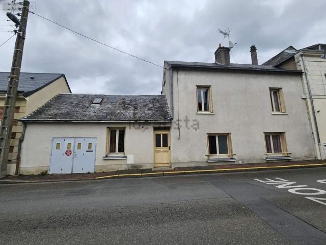 Maison vente à Le Bourg, La Chartre-sur-le-Loir