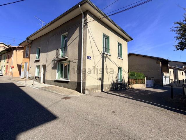 Maison location à La Côte-Saint-André, Isère
