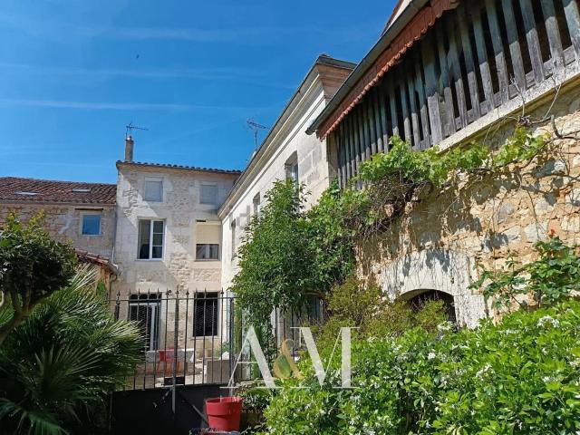 Maison vente à La Rochefoucauld, La Rochefoucauld-en-Angoumois