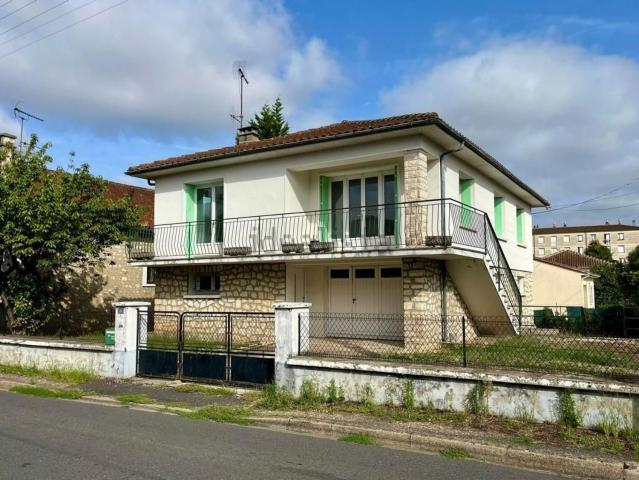Maison vente à La Rochefoucauld, La Rochefoucauld-en-Angoumois