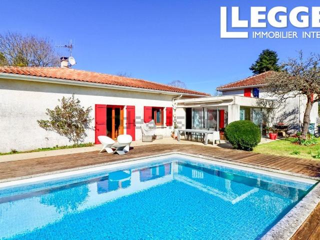 Maison vente à La Rochefoucauld, La Rochefoucauld-en-Angoumois