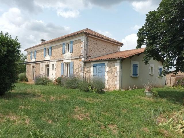 Maison vente à Saint-Projet-Saint-Constant, La Rochefoucauld-en-Angoumois