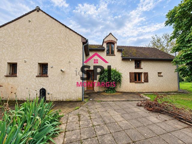 Maison location à Les Dupins, La Selle-en-Hermoy