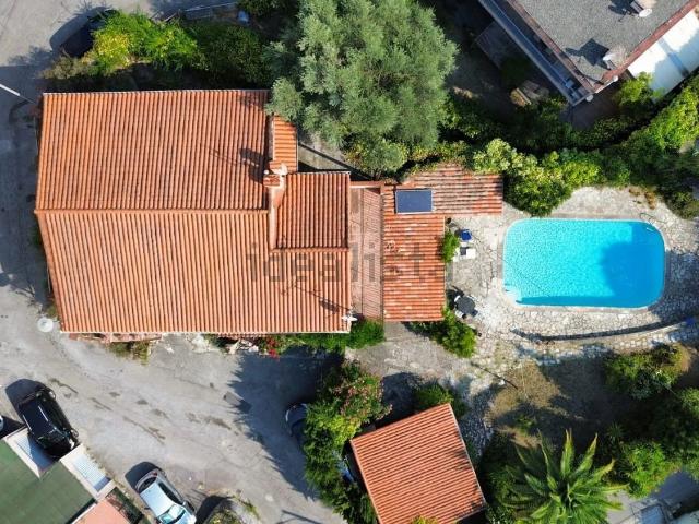 Maison vente à Le Négron, La Trinité