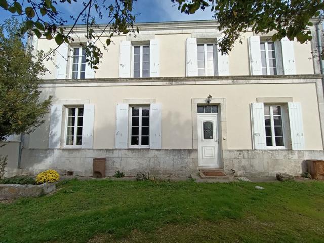 Maison vente à Saintes, La Vallée
