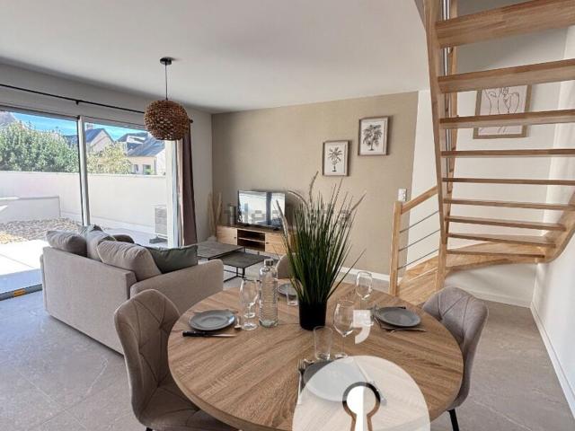 Maison location à Centre Ville Rive Gauche, Laval