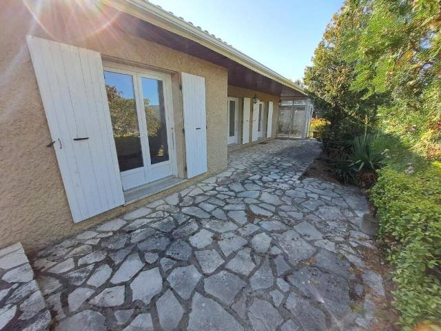 Maison location à La Croix Des Mailles, Laveyron