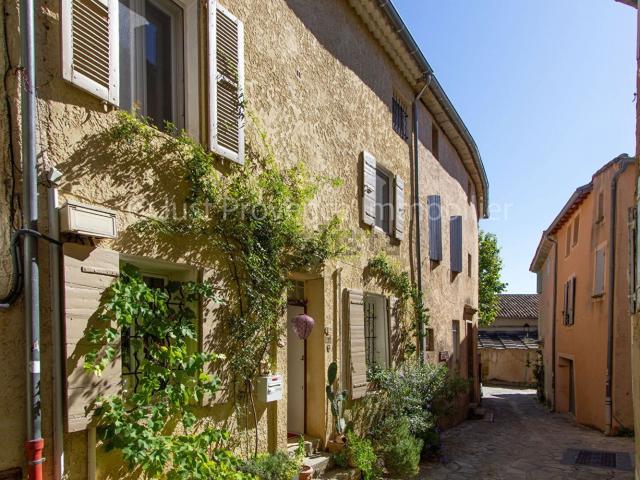 Maison vente à Place Saint-Denis, Le Barroux