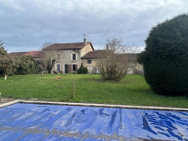 Maison vente à Le Grand-Madieu, Charente