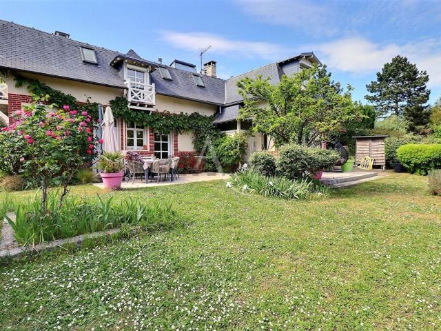 Maison location à Le Mesnil-le-Roi, Yvelines