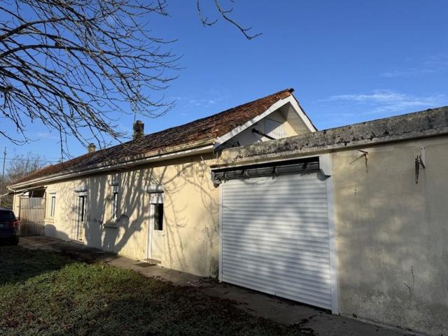 Maison vente à Coly, Le Pizou