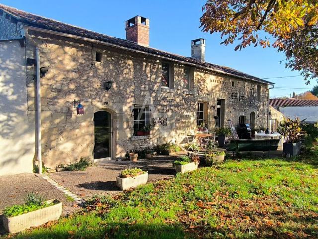Maison vente à Les Monis, Saint-Macaire-du-Bois