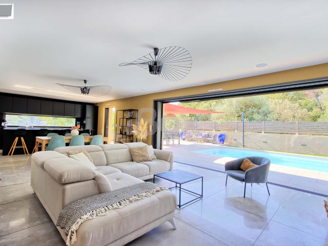 Maison vente à Arrondissement de Toulon, Le Revest-les-eaux