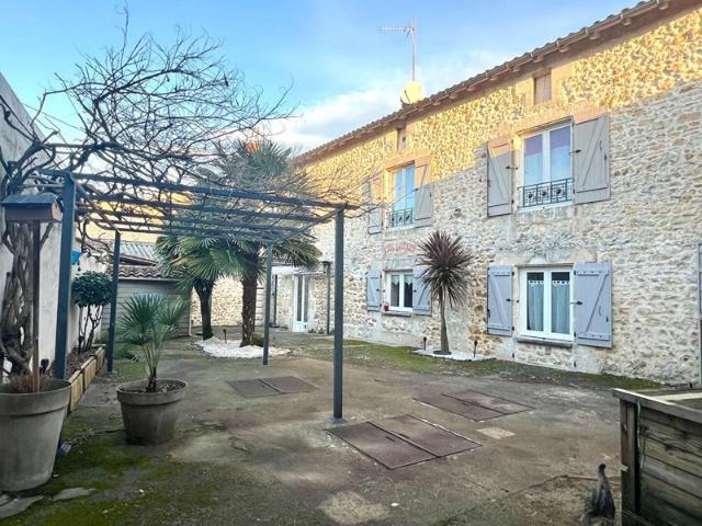 Maison vente à Montmorillon, Lhommaizé