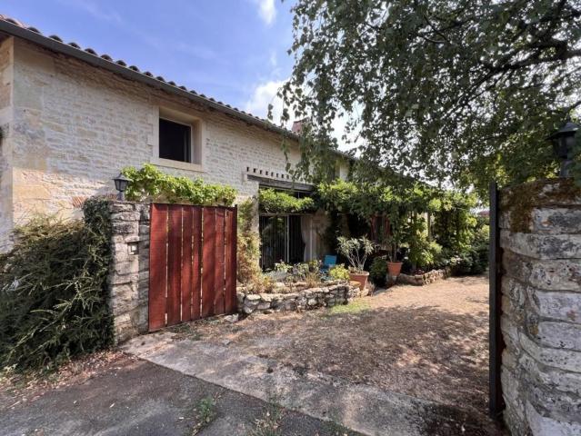 Maison vente à L'Ouche A Roc, Limalonges