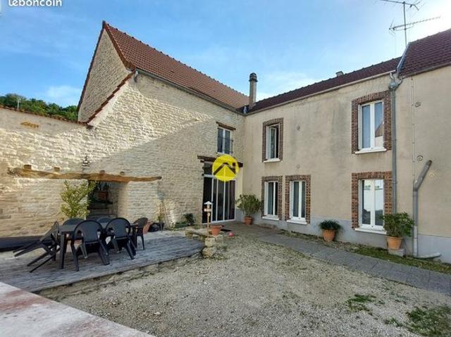 Maison vente à Avallon, Ancy-le-franc