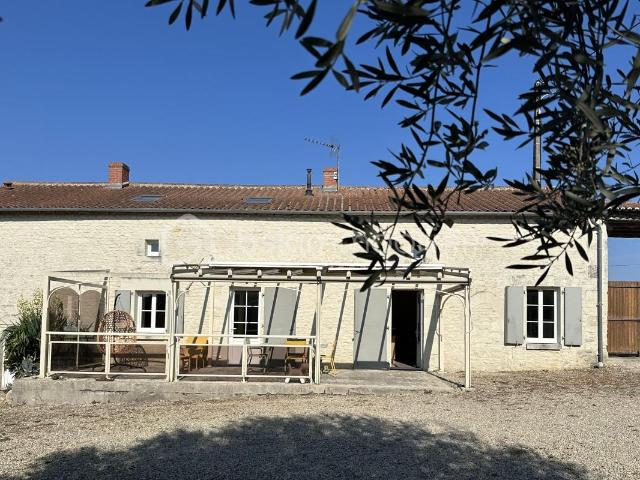 Maison vente à Mirebeau, Vienne