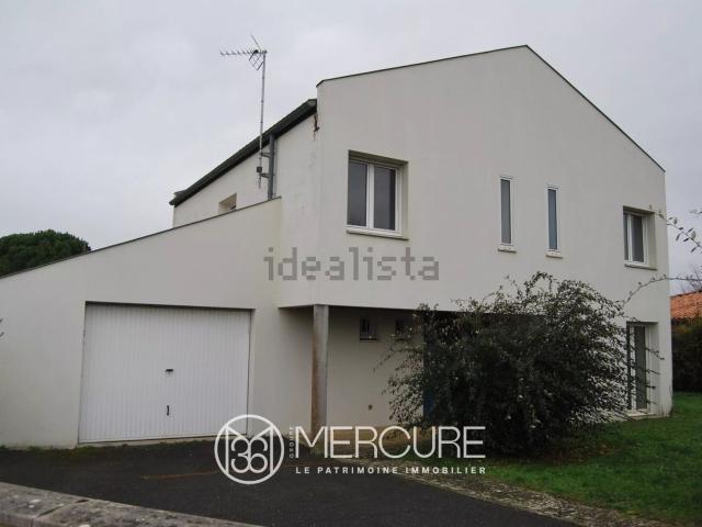Maison vente à Lussac les Châteaux, Lussac-les-Châteaux