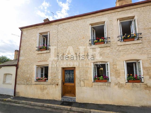 Maison vente à Cité de Surdon, Macé