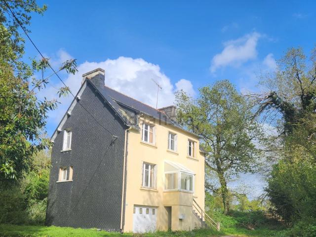 Maison vente à Kervougar, Maël-Carhaix