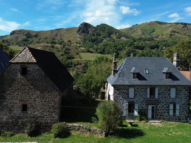 Maison vente à Saint-Julien-de-Jordanne, Mandailles-Saint-Julien