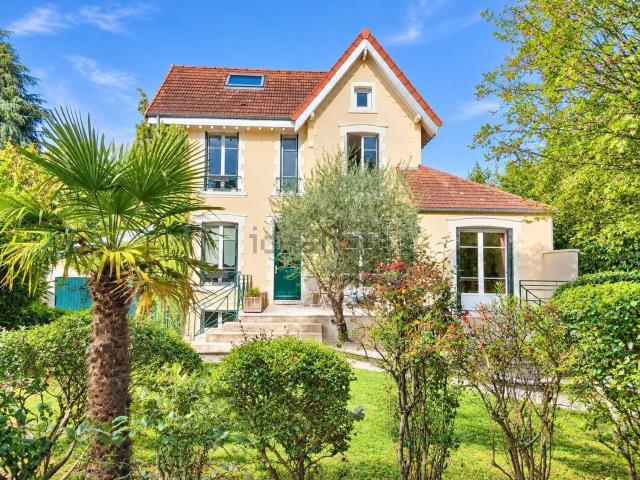 Maison vente à Domaine de la Marche, Marnes-la-Coquette