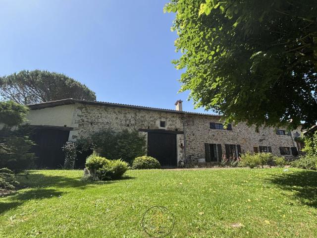 Maison vente à Quartier de la Vilette, Massignac