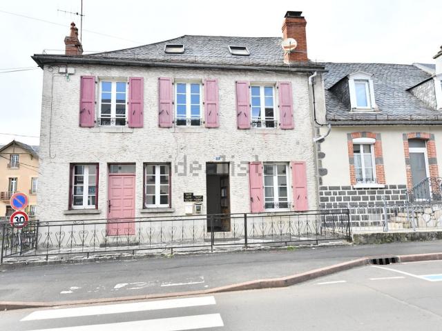 Maison vente à Mauriac, Cantal