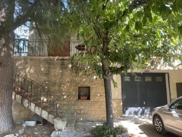 Maison location à Place des Magnanarelles, Mazan