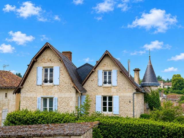 Maison vente à Montmorillon, Charroux