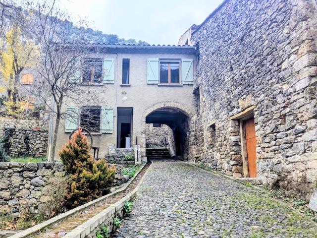 Maison vente à Narbonne, Termes