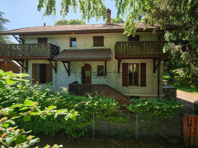 Maison vente à Les Bains, Menthon-Saint-Bernard