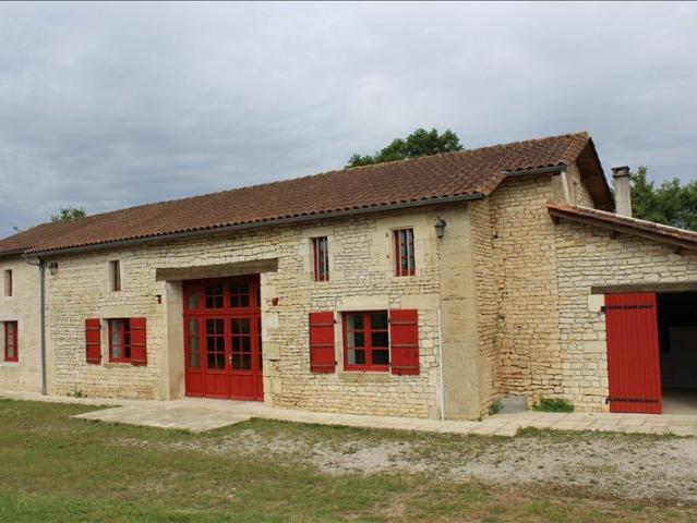 Maison location à Confolens, Salles-de-villefagnan