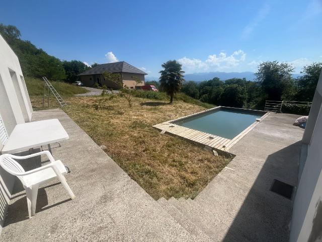 Maison location à Oloron-Sainte-Marie, Lasseube